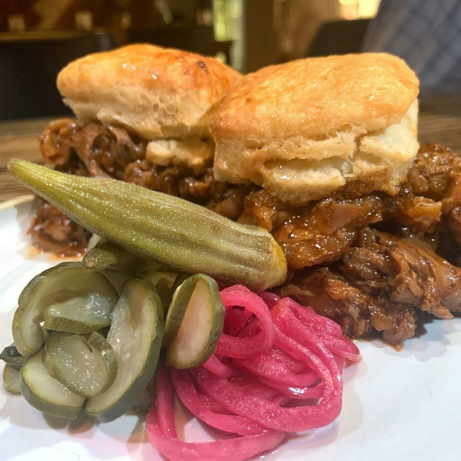 Foods Yardbird Iconic Sandwiches | Smoked Brisket Biscuit Kit For 4