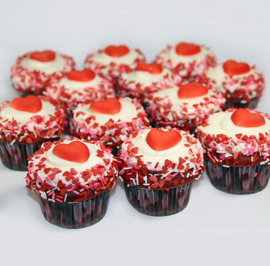 Foods Carousel Cakes Cupcakes | Valentine'S Red Velvet Cupcakes - 12 Pack