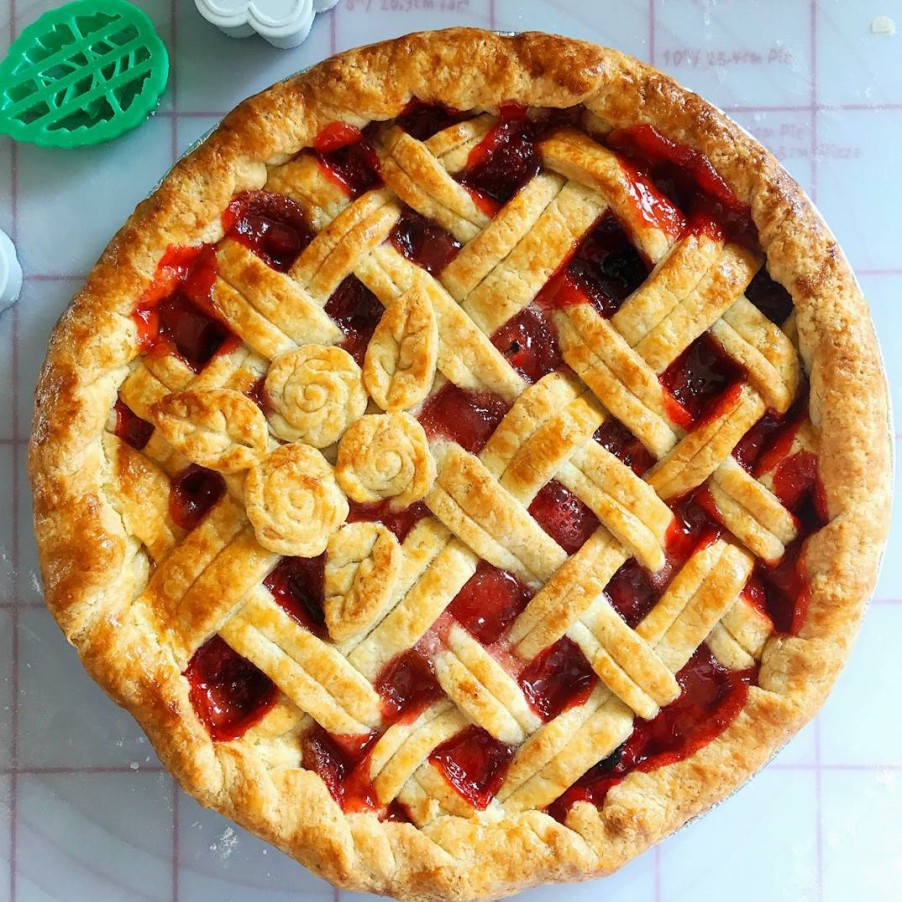 Foods Piedaho Pies | Strawberry Rhubarb Pie