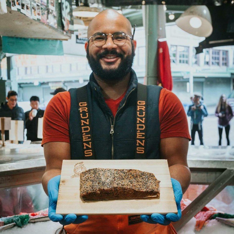 Foods Pike Place Fish Market Smoked Fish | Smoked King Salmon - Garlic & Pepper, Alderwood, Wild, 3/4 Lb.