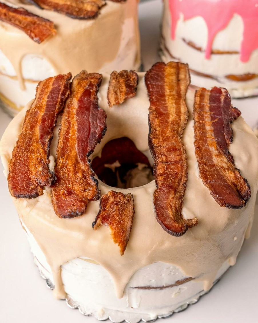 Foods Angel Food Bakery Doughnuts | Maple Bacon Jumbo Donut Cake